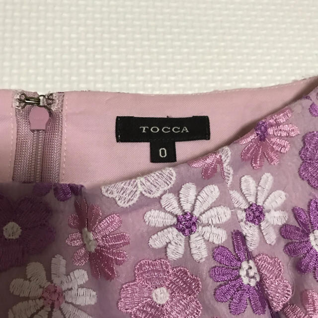 TOCCA(トッカ)の美品 TOCCA  花 刺繍 スカート 0 レディースのスカート(ひざ丈スカート)の商品写真