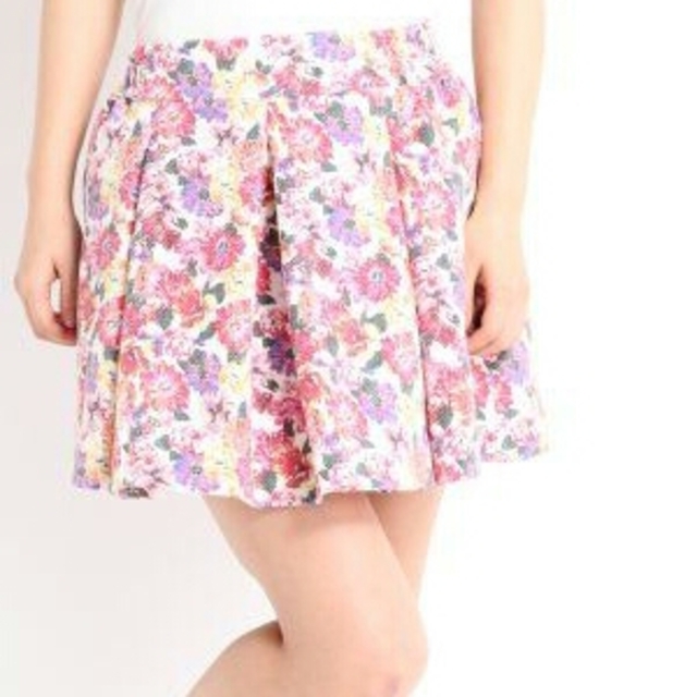 LOWRYS FARM(ローリーズファーム)の春物♡花柄タックボリュームスカート  レディースのスカート(ミニスカート)の商品写真
