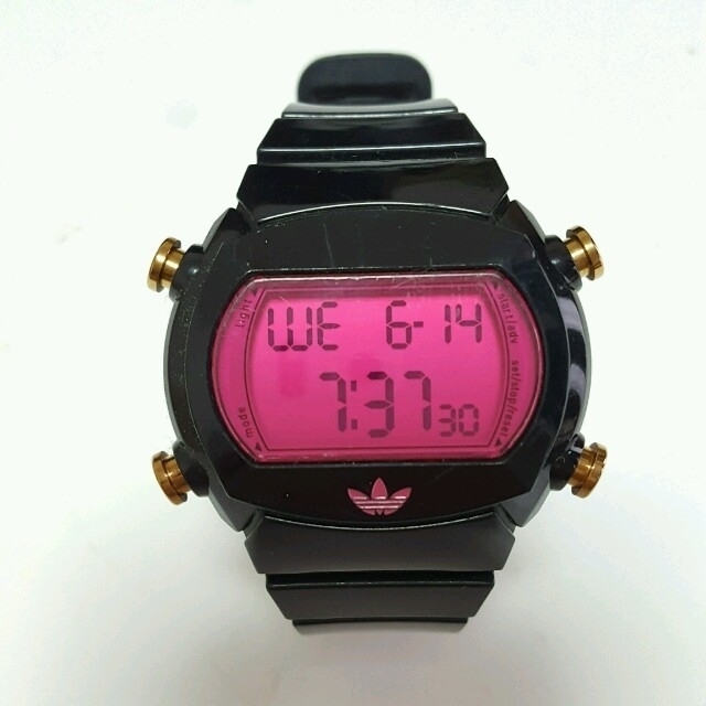 adidas(アディダス)の期間限定で、更にお値下げ中！アディダス♡腕時計 レディースのファッション小物(腕時計)の商品写真