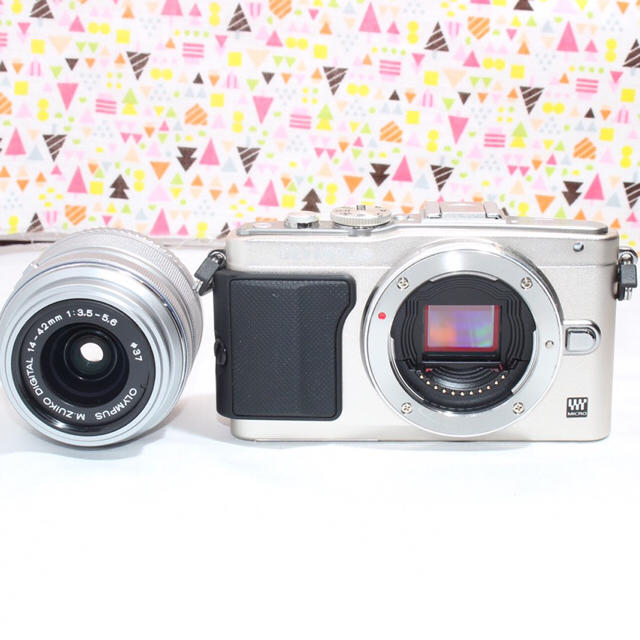 届いてすぐに✨自撮りも動画も✨OLYMPUS E-PL5 レンズキット 届いてすぐに✨自撮りも動画も✨OLYMPUS E-PL5 レンズキット