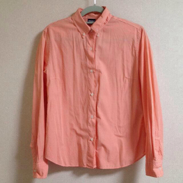 UNIQLO(ユニクロ)のオレンジギンガムチェックのシャツ レディースのトップス(シャツ/ブラウス(長袖/七分))の商品写真