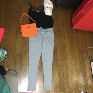 フォーエバートゥエンティーワン(FOREVER 21)の新品/形が綺麗なハイウエストパンツ(カジュアルパンツ)