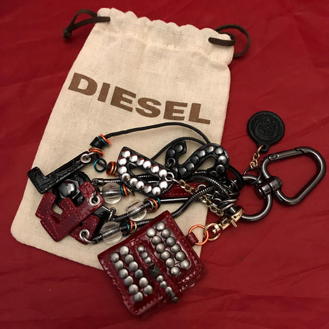 DIESEL(ディーゼル)のDIESEL☆キーホルダー☆未使用品 レディースのファッション小物(キーホルダー)の商品写真