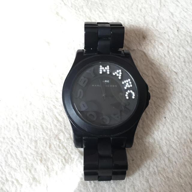 MARC BY MARC JACOBS(マークバイマークジェイコブス)のマーク♡人気シリーズ黒 レディースのファッション小物(腕時計)の商品写真