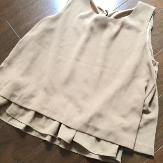 マウジー(moussy)のINGNI イングのベージュ フリルトップス☆(カットソー(半袖/袖なし))