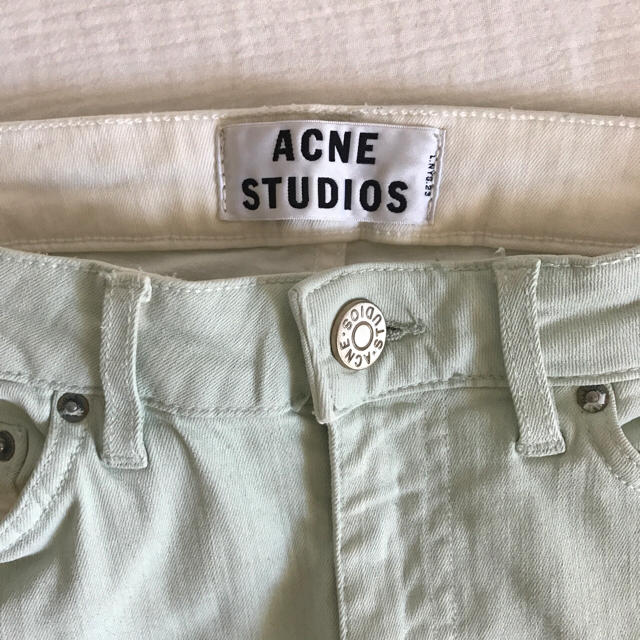 ACNE(アクネ)のアクネスタジオ レディースのパンツ(デニム/ジーンズ)の商品写真