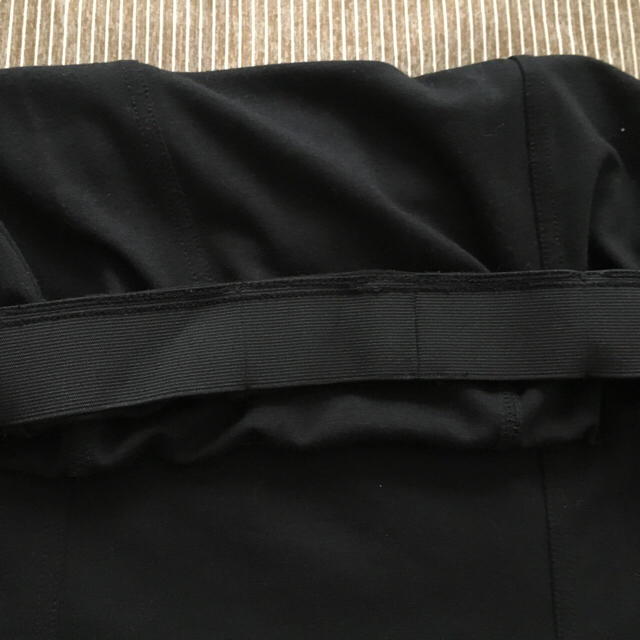 GU(ジーユー)のGU  黒のタイトスカート レディースのスカート(ミニスカート)の商品写真