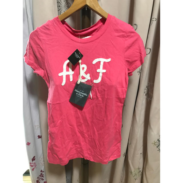 Abercrombie&Fitch(アバクロンビーアンドフィッチ)のabercrombie&fitch  tシャツ レディースのトップス(Tシャツ(半袖/袖なし))の商品写真