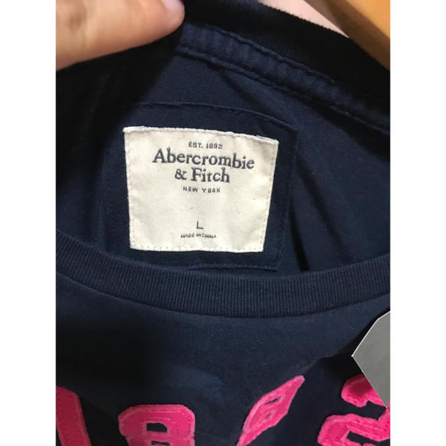 Abercrombie&Fitch(アバクロンビーアンドフィッチ)のabercrombie&fitch  tシャツ レディースのトップス(Tシャツ(半袖/袖なし))の商品写真