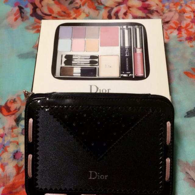 Dior(ディオール)のDiorメイクコフレ コスメ/美容のベースメイク/化粧品(その他)の商品写真