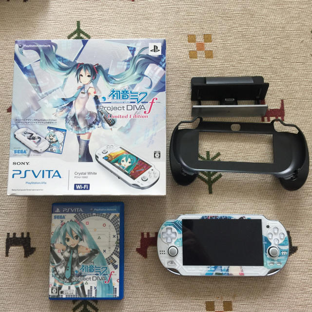 SONY - まもなく終了 PS vita 初音ミクモデル wifi おまけ付きの通販 ...