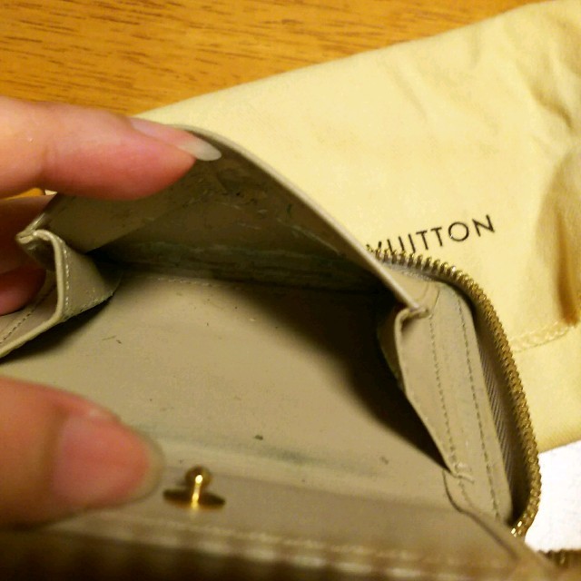 LOUIS VUITTON(ルイヴィトン)のヴィトンヴェルニ二つ折り財布 レディースのファッション小物(財布)の商品写真