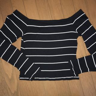 エイチアンドエム(H&M)のH&M オフショルボーダートップス(カットソー(長袖/七分))