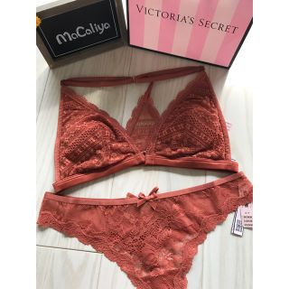 ヴィクトリアズシークレット(Victoria's Secret)の2点セットビクトリアシークレット ビクシー ブラレットS(ブラ)