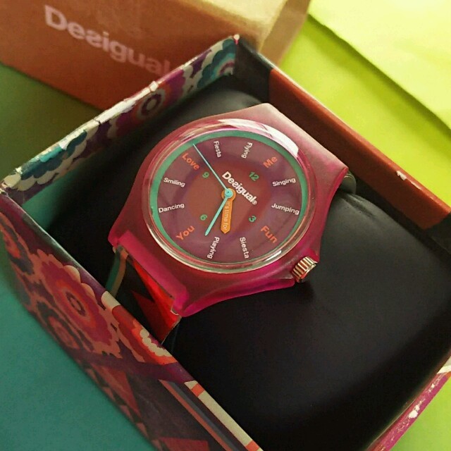 DESIGUAL(デシグアル)のDESIGUAL ノベルティ腕時計  レディースのファッション小物(腕時計)の商品写真
