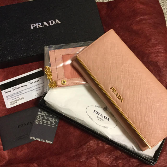 PRADA(プラダ)の🌷最終値下げ🌷プラダ サフィアーノ 財布 レディースのファッション小物(財布)の商品写真