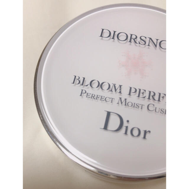 Dior(ディオール)のDior スノーブルームパーフェクトクッション コスメ/美容のベースメイク/化粧品(ファンデーション)の商品写真