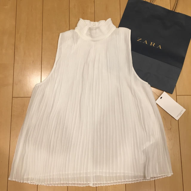 ZARA(ザラ)のZARA♡プリーツブラウス レディースのトップス(シャツ/ブラウス(半袖/袖なし))の商品写真