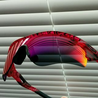 オークリー(Oakley)の新品　オークリーサングラス　レーダーロック　限定品　アーバンジャングルレッド(その他)