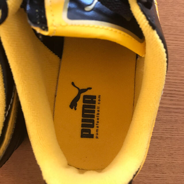 PUMA(プーマ)のゆうこ 様 専用【新品】PUMA 22cm   スポーツ/アウトドアのサッカー/フットサル(シューズ)の商品写真