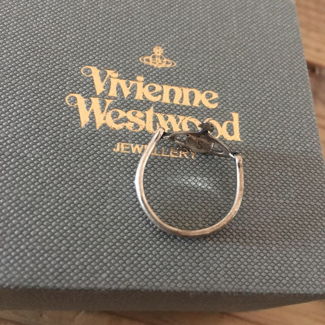 Vivienne Westwood(ヴィヴィアンウエストウッド)の正規品 ヴィヴィアン・ウェストウッド ヴァンドームリング 指輪 定番 シルバー レディースのアクセサリー(リング(指輪))の商品写真