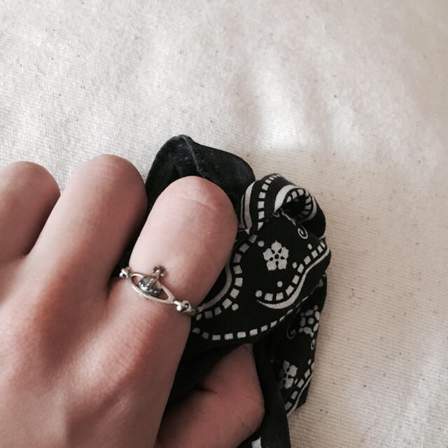 Vivienne Westwood(ヴィヴィアンウエストウッド)の正規品 ヴィヴィアン・ウェストウッド ヴァンドームリング 指輪 定番 シルバー レディースのアクセサリー(リング(指輪))の商品写真