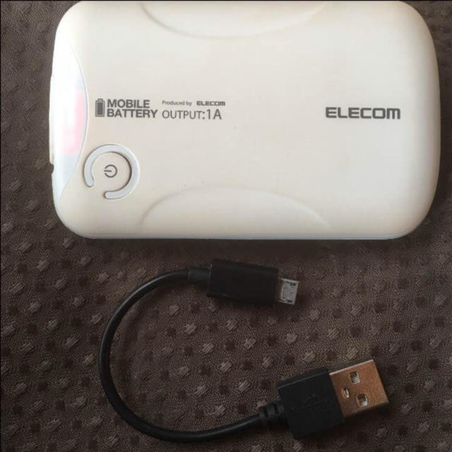 ELECOM(エレコム)のモバイルバッテリー スマホ/家電/カメラのスマートフォン/携帯電話(バッテリー/充電器)の商品写真