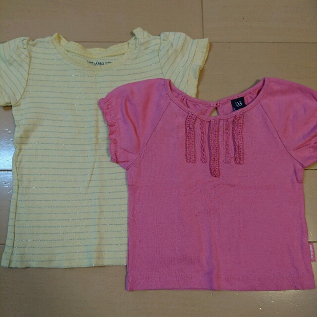 babyGAP(ベビーギャップ)の二枚セット キッズ/ベビー/マタニティのベビー服(~85cm)(シャツ/カットソー)の商品写真