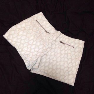 ザラ(ZARA)のZARA レオパード柄ショートパンツ(ショートパンツ)