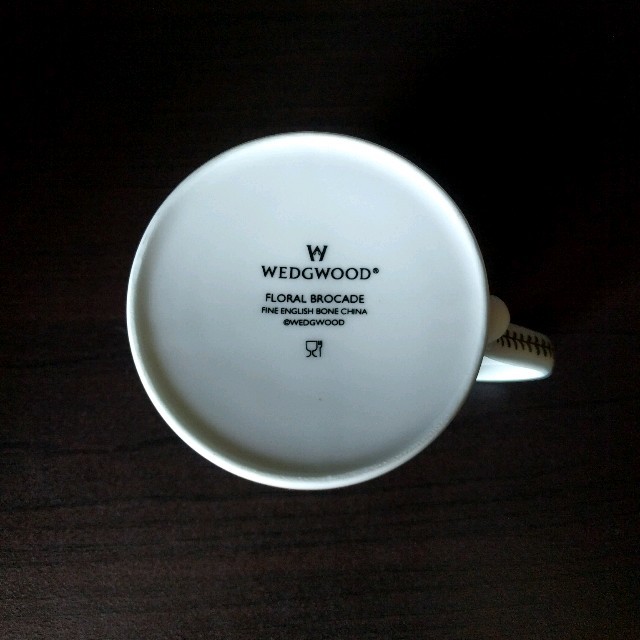 WEDGWOOD(ウェッジウッド)の【未使用】マグカップ FLORAL BROCADE インテリア/住まい/日用品のキッチン/食器(グラス/カップ)の商品写真