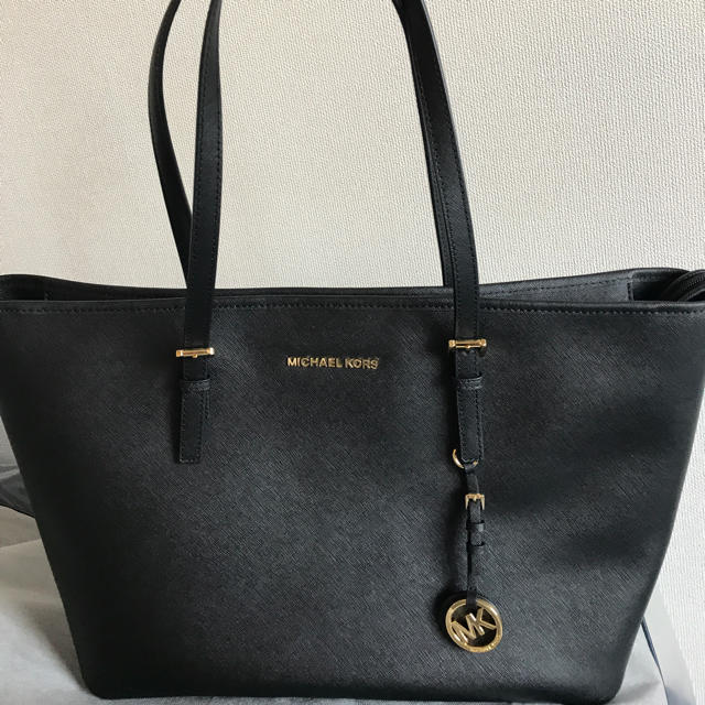 Michael Kors(マイケルコース)のマイケルコース ロゴプレート トートバッグ レディースのバッグ(トートバッグ)の商品写真