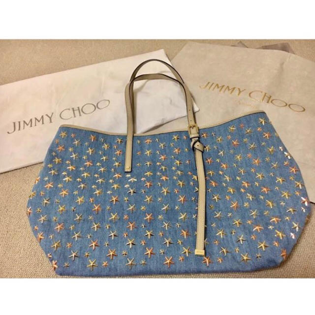 JIMMY CHOO(ジミーチュウ)の新品 ジミーチュウ jimmychoo トートバッグM デニム 夏に最適 レディースのバッグ(トートバッグ)の商品写真