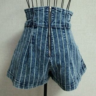 スナイデル(SNIDEL)の美品☆スナイデル デニムフレアショートパンツ(ショートパンツ)