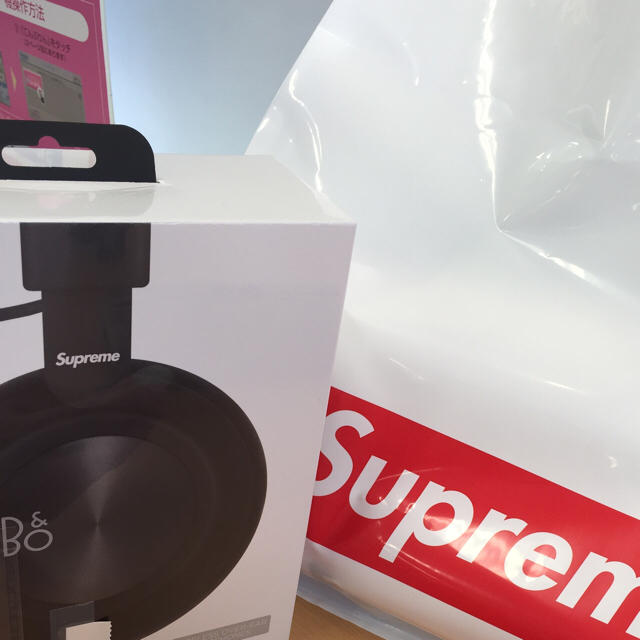 Supreme(シュプリーム)のSupreme ヘッドホン メロ様専用出品 スマホ/家電/カメラのオーディオ機器(ヘッドフォン/イヤフォン)の商品写真