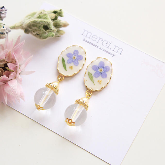 no.417 押し花レジンピアス イヤリング ハンドメイドのアクセサリー(ピアス)の商品写真