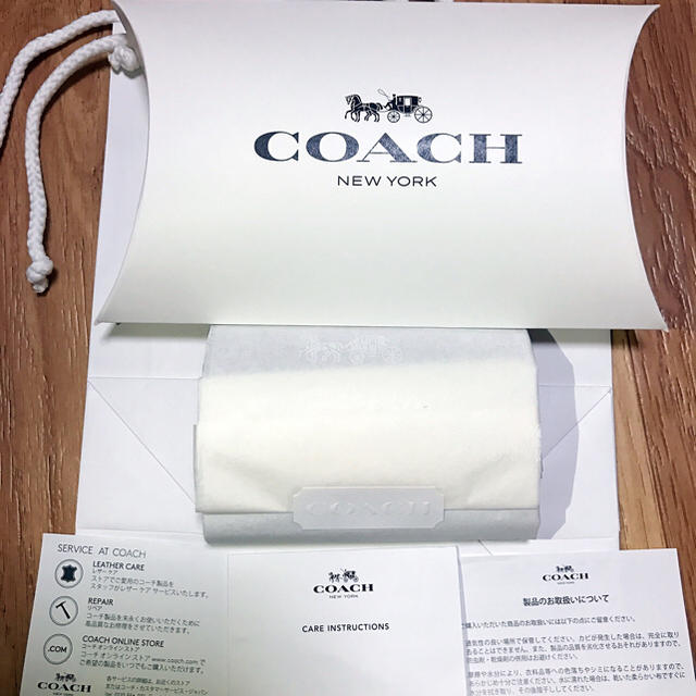 COACH(コーチ)の1週末限定☆花柄☆COACH（コーチ） 6連キーケース レディースのファッション小物(キーケース)の商品写真