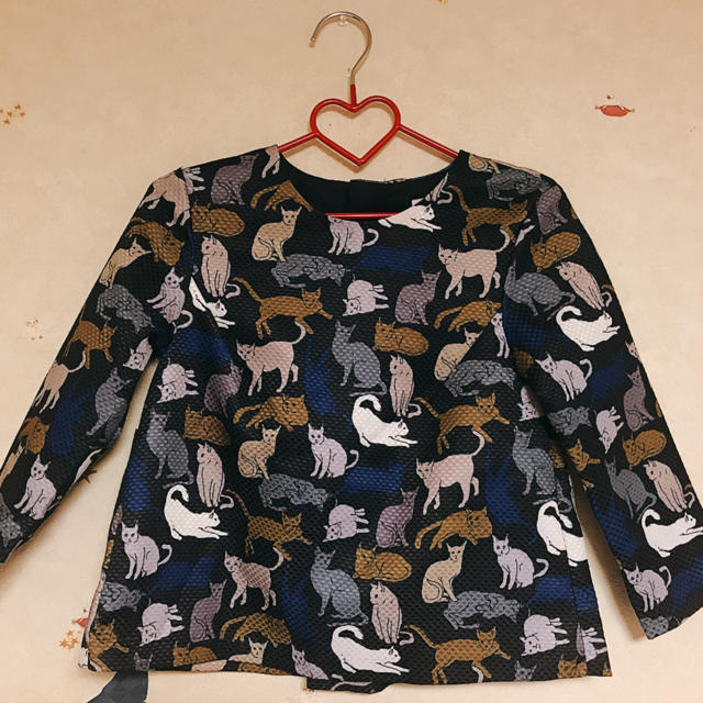 H&M(エイチアンドエム)のH&M ねこ柄トップス レディースのトップス(カットソー(長袖/七分))の商品写真