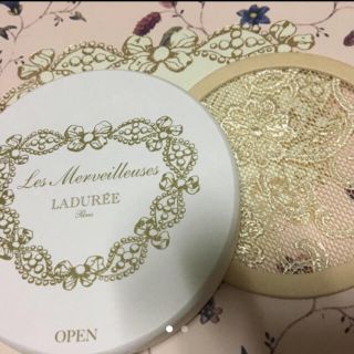 レメルヴェイユーズラデュレ(Les Merveilleuses LADUREE)のラデュレ フェイスパウダー N03(フェイスパウダー)