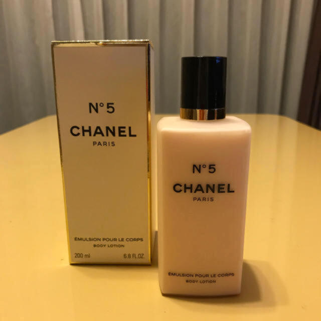 CHANEL(シャネル)のシャネルボディ用乳液 CHANEL N°5 コスメ/美容のボディケア(その他)の商品写真