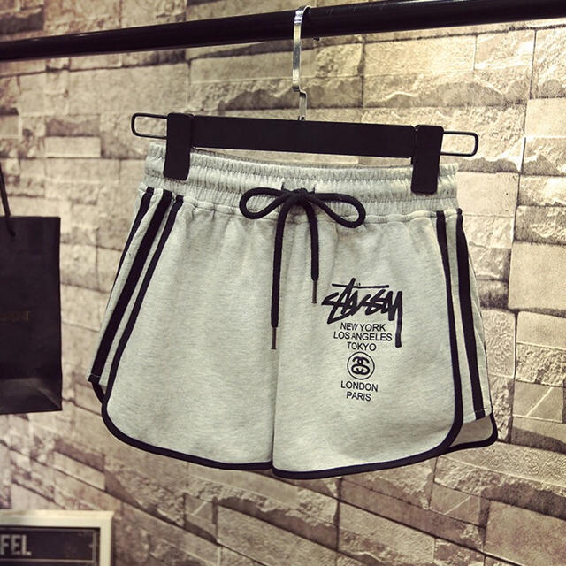 STUSSY(ステューシー)の【大人気】可愛い♪stussy ショートパンツ 【送料無料】 レディースのパンツ(ショートパンツ)の商品写真