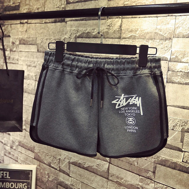 STUSSY(ステューシー)の【大人気】可愛い♪stussy ショートパンツ 【送料無料】 レディースのパンツ(ショートパンツ)の商品写真