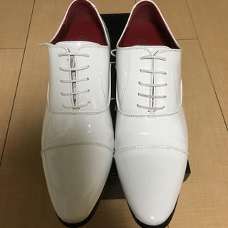 【値下げ】新郎　シークレットシューズ　靴　エナメル　ホワイト　27.5cm
