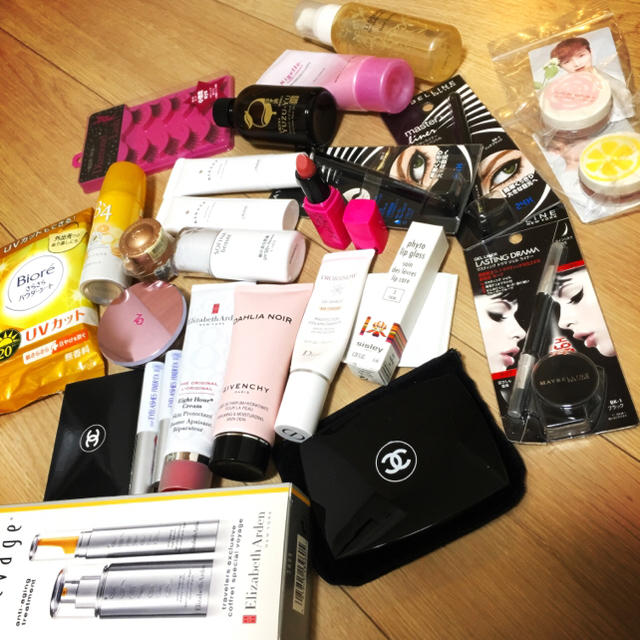 CHANEL(シャネル)の総額6万円以上 コスメ まとめ売り CHANEL Dior GIVENCHY コスメ/美容のキット/セット(コフレ/メイクアップセット)の商品写真