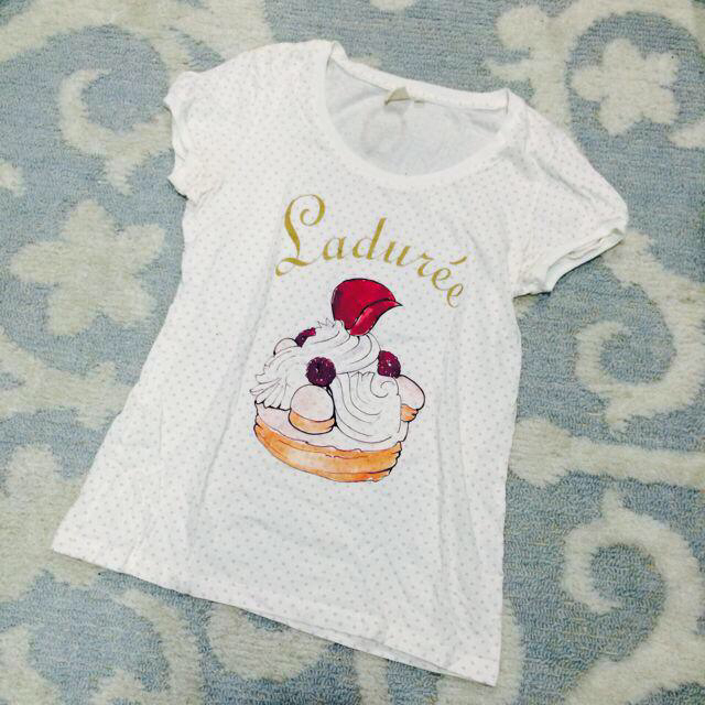 LADUREE(ラデュレ)の♥︎お取り置き中 ♥︎ レディースのトップス(Tシャツ(半袖/袖なし))の商品写真