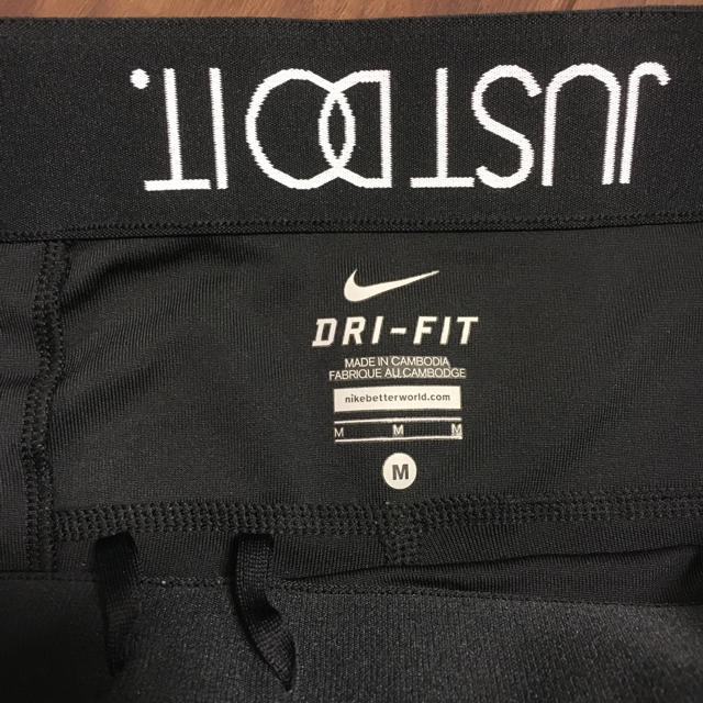 NIKE(ナイキ)のトマト様専用 ナイキ タイツ 7分丈 黒  レディースのレッグウェア(レギンス/スパッツ)の商品写真