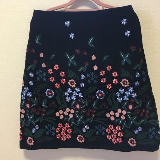 ザラ(ZARA)のZARA 刺繍スカート dholic(ひざ丈スカート)