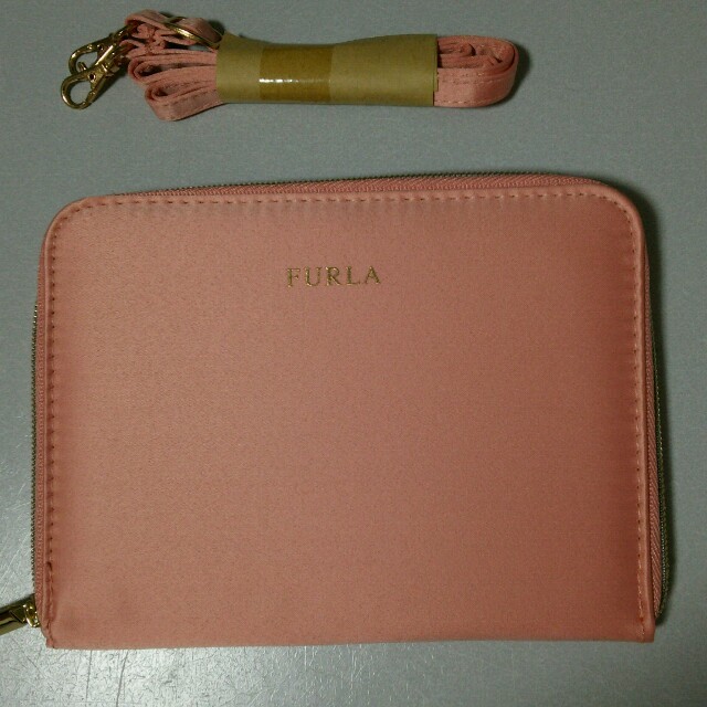 Furla(フルラ)のストラップつきマルチケース  付録 レディースのファッション小物(その他)の商品写真