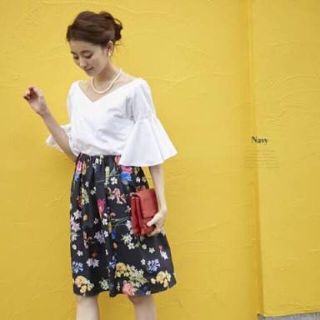 トッコ(tocco)のtocco closet ヒロイン狙えるフラワースカート(ひざ丈スカート)