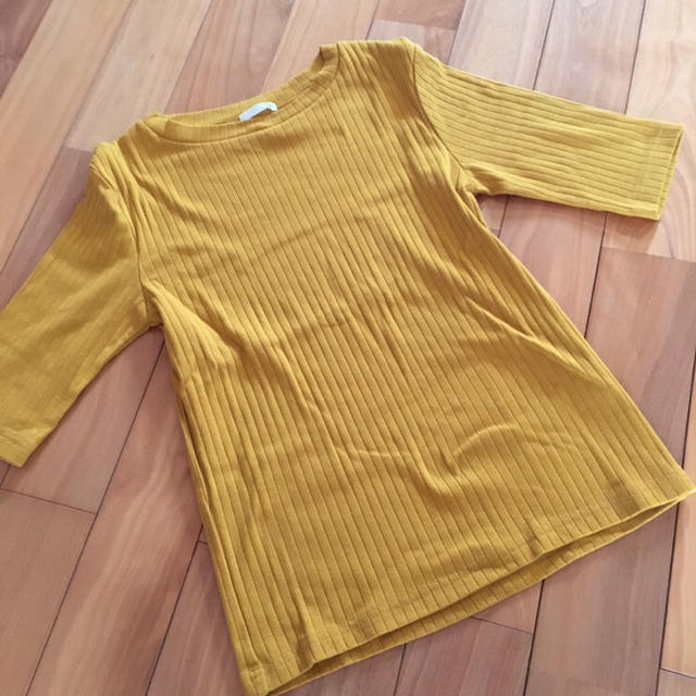 GU(ジーユー)のGU リブニット五分袖 イエロー レディースのトップス(Tシャツ(半袖/袖なし))の商品写真