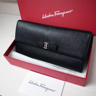 サルヴァトーレフェラガモ(Salvatore Ferragamo)の正規品♡最安値♡フェラガモ 長財布 ヴァラ リボン 黒 シルバー バッグ 財布(財布)